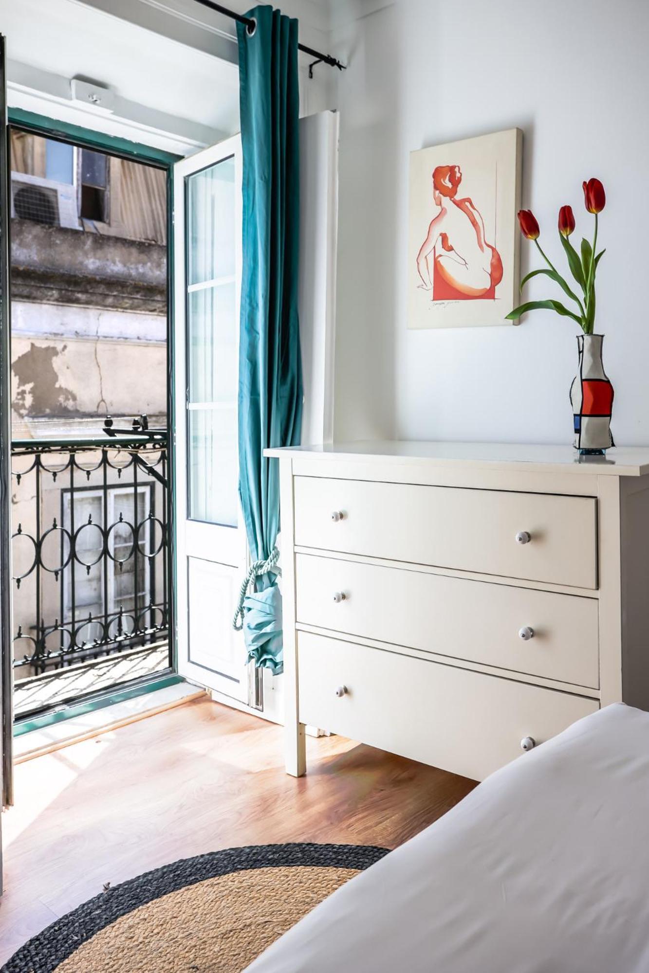 City Center Apt In Lively Bairro Alto! Lisbon Luaran gambar